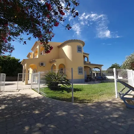 Casa vacanze Magnifique maison avec piscine à 5 min de la plage *